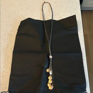 Elegant Black and Gold Necklace
